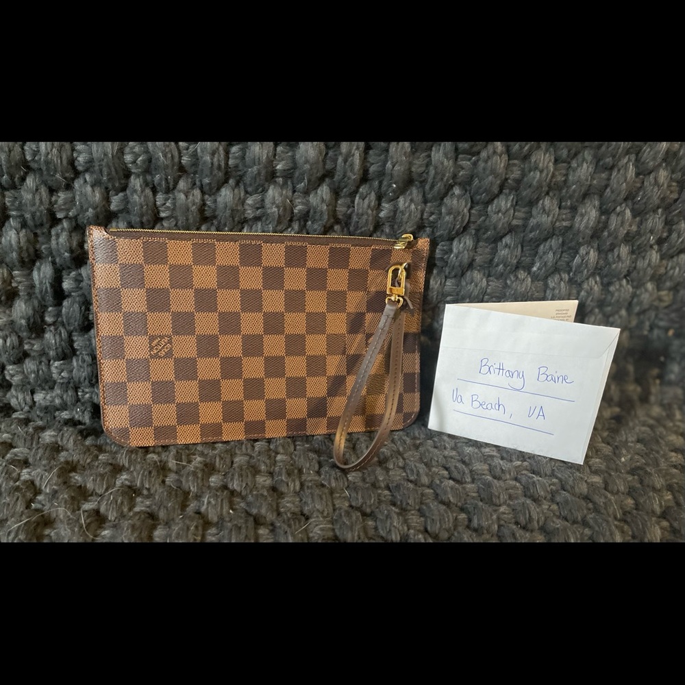 Louis Vuitton Neverfull MM Pouch
